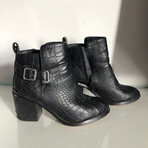 Black tortoise shell ankle boots - Size 7 Women